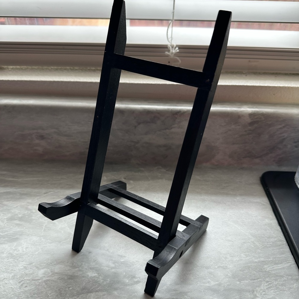 Black Wooden Display Easel - Picture 2 of 2